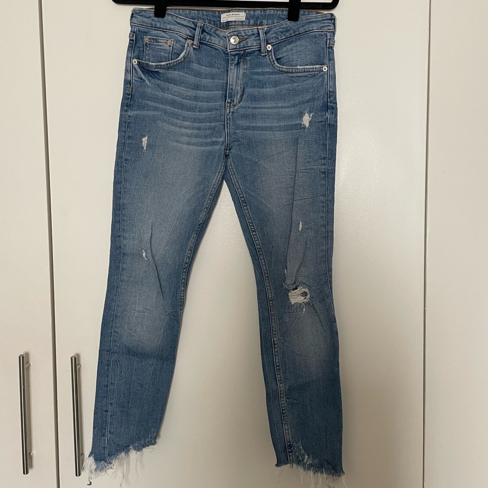 Zara blue distressed jeans size 8
